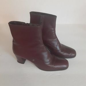 Vintage Aigner Boot sz 7.5 Italian Leather Chunk Heel Ankle Chic